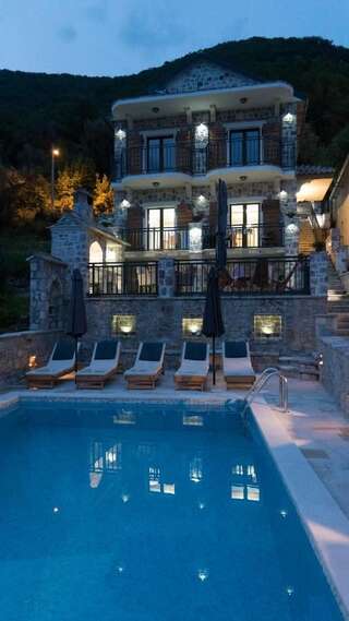 Виллы Old Stone House Tivat Villas I&II Тиват Вилла с 2 спальнями и собственным бассейном-3